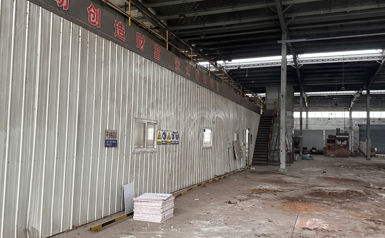 Huadong-Environmental-Protection-Technology-Co.,-Ltd.-WPC-Wood-Plastic-Composite-Flooring-Production-Line-Turnkey-Project4