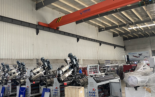 PVC pipe machine production workshop